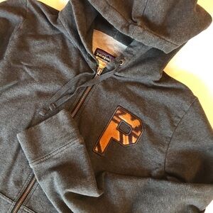 Patagonia Women’s Hoodie Gray Zip up Large Common Threads